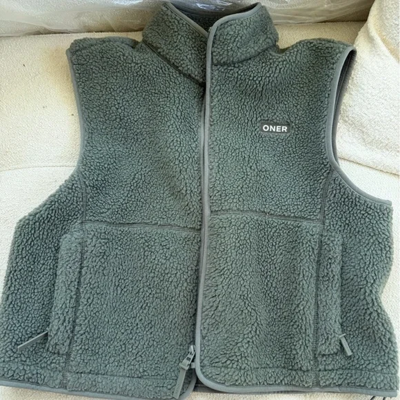 ONER ACTIVE ZIP THROUGH FLEECE GILET ALPINE GREEN. - Picture 4 of 6